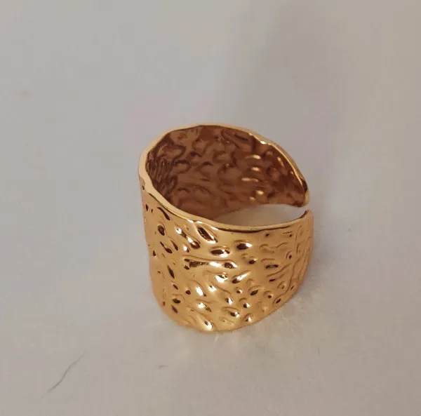Gold_Hammered_Ring_For_Women